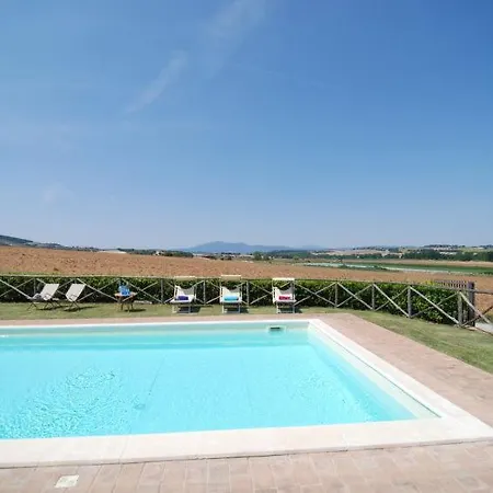 Holiday home Le Case Sleeps 16 Pool Wifi