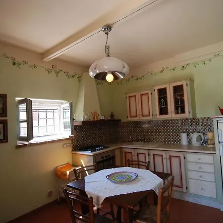 Holiday home Le Case Sleeps 16 Pool Wifi