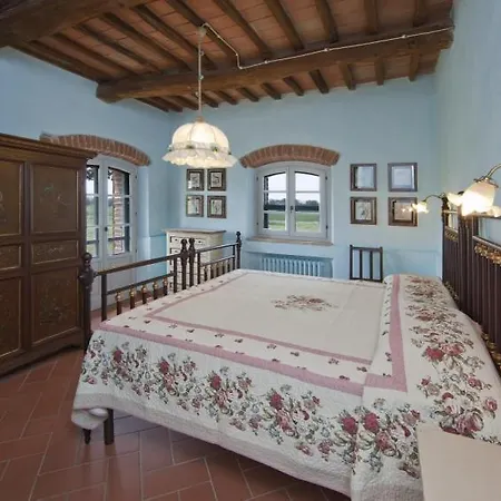 Holiday home Le Case Sleeps 16 Pool Wifi